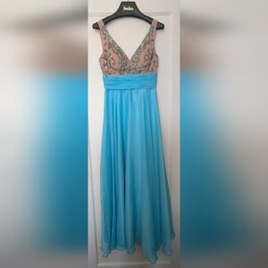 IGNITE EVENINGS By Carol Lin Beaded Padded Mesh Fit Flare Lined Gown Dress. Sz 6